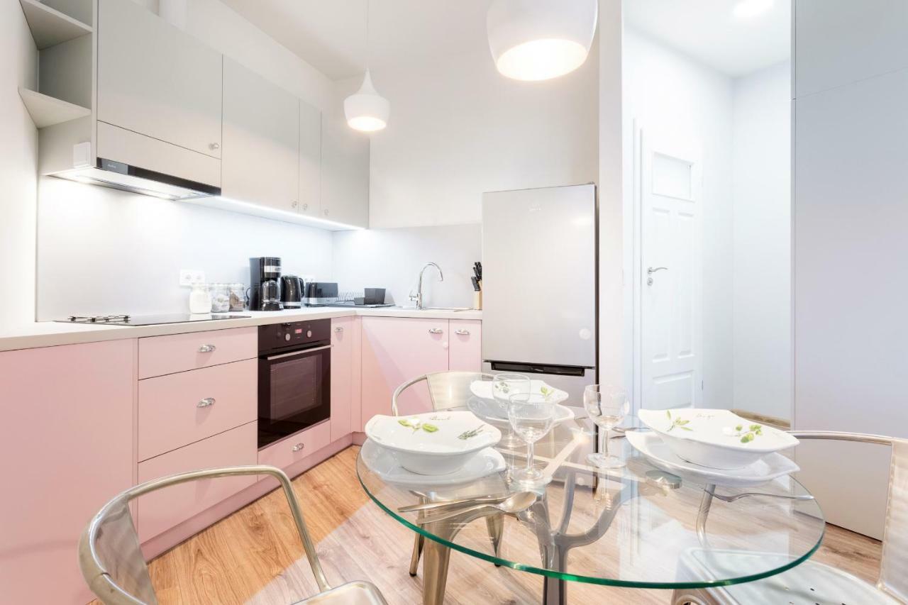 Apartments Mtp Poznan Maleckiego By Renters Екстер'єр фото